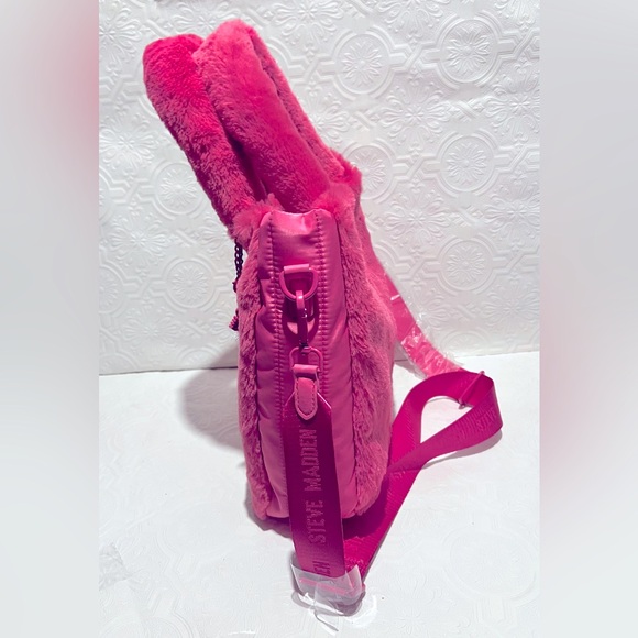 🎀Steve Madden Pink Faux Fur 2- In-1  Tote Set Brand New with Tags 🎀 - Picture 4 of 12